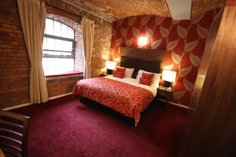 The Place Aparthotel Manchester Exterior photo