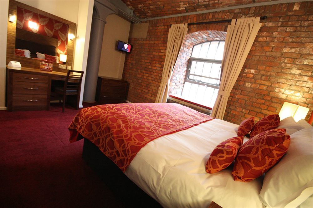 The Place Aparthotel Manchester Exterior photo