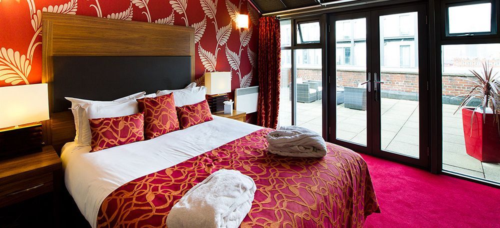 The Place Aparthotel Manchester Exterior photo